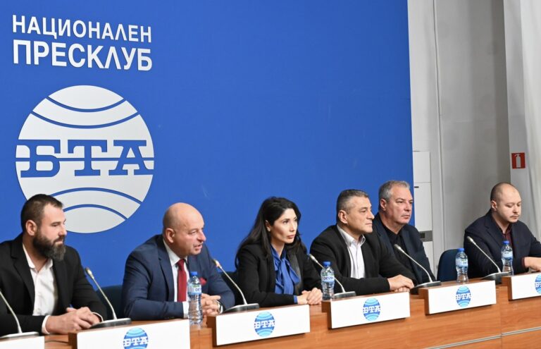 Гражданско движение поиска организиране на референдум за президентска република