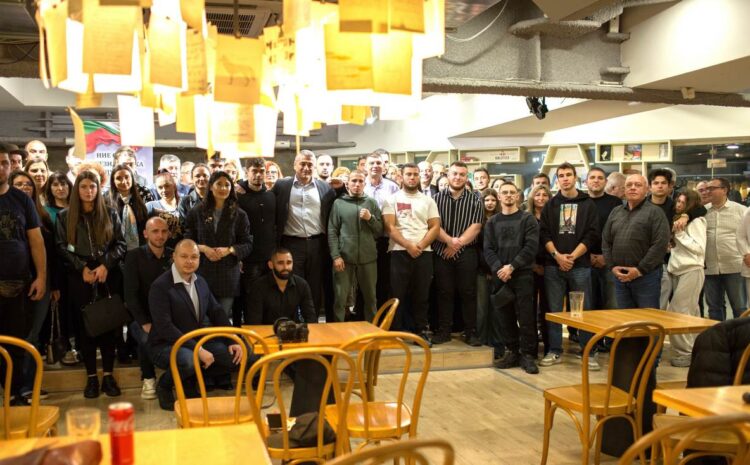  Гражданско движение за президентска република: народът иска 120 депутати и право да ги отзовава