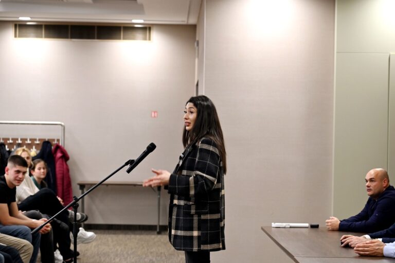 МИРОСЛАВА ВЪЛКОВА: ДЪРЖАВАТА НЕ СЕ СПАСЯВА С НОВИ МЕСИИ, А СЪС СИЛНО И ОТГОВОРНО УПРАВЛЕНИЕ