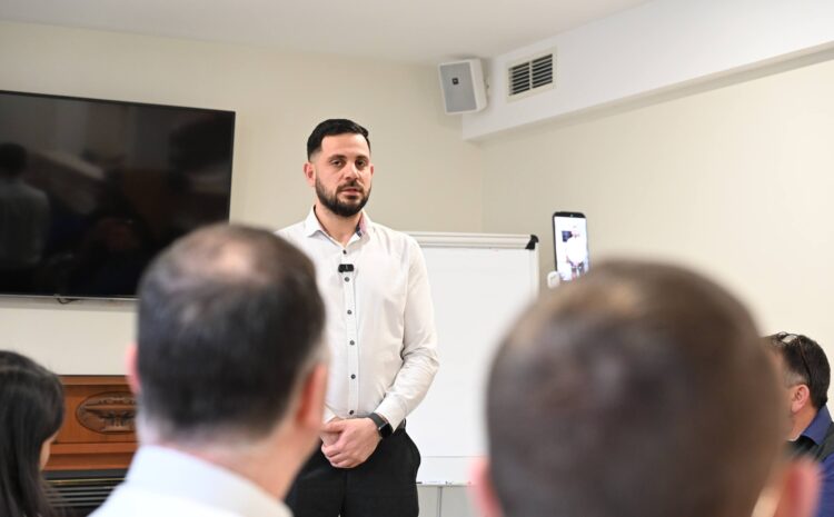  МИХАИЛ ХАРАЛАНОВ: ВИДЯХ КАК СЕ ЖИВЕЕ В НОРМАЛНИТЕ ДЪРЖАВИ. СЕГА ИСКАМ СЪЩОТО ЗА НАС, ТУК И СЕГА